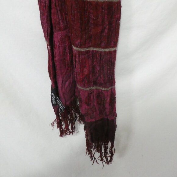 PASSIGATTI | OS - one size | Elegant Burgundy Fringed Scarf | Gold Stripes - Picture 5 of 10